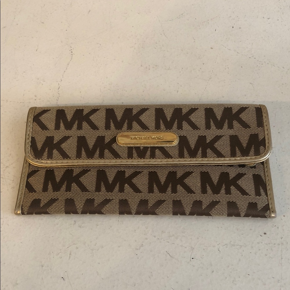 Michael Kors wallet